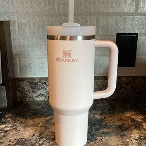 Like-New Rose Quartz Stanley